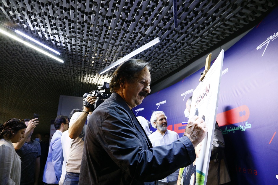 سینمای هنر و تجربه باید رشد کند